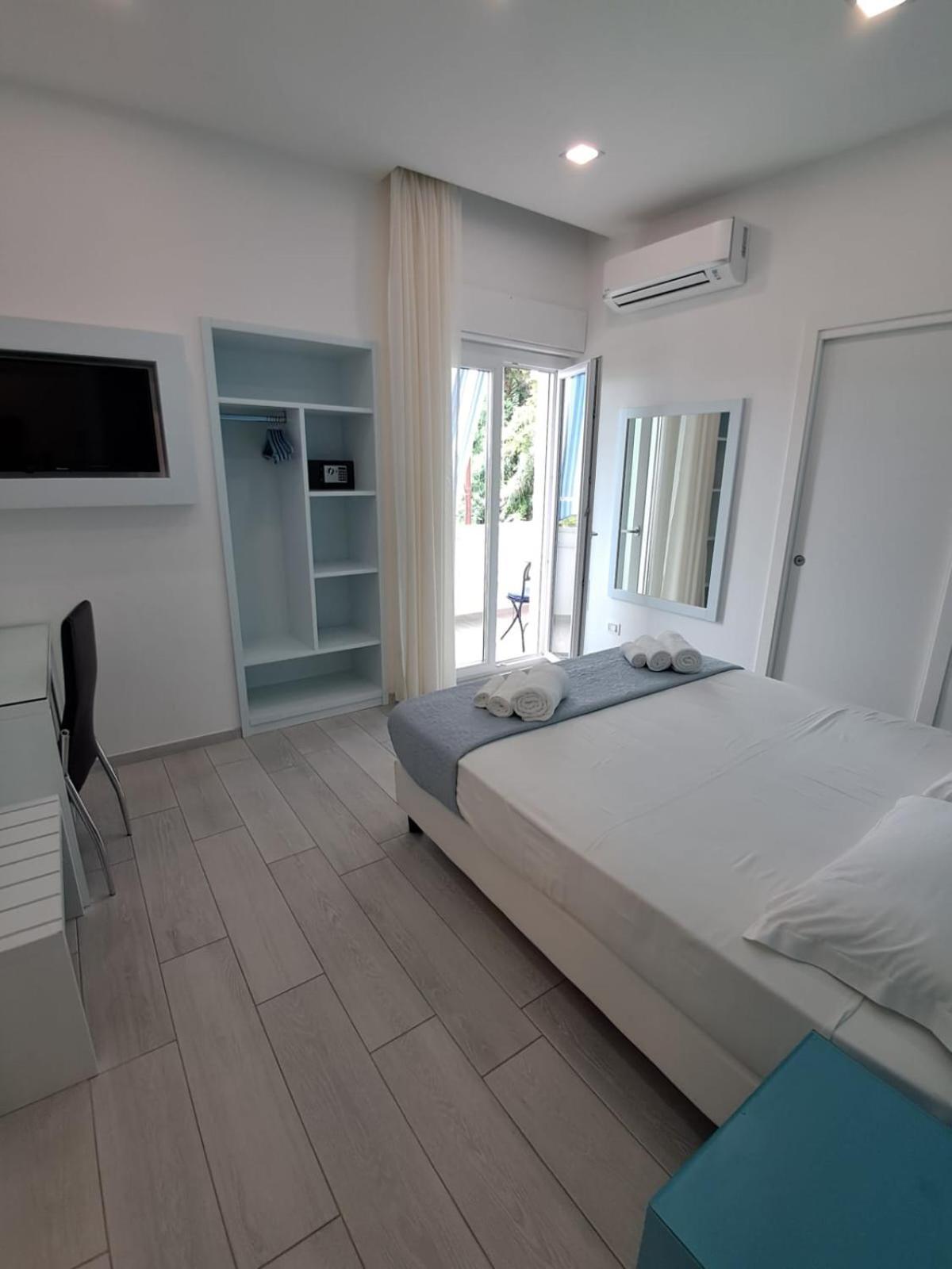 לינה וארוחת בוקר Dreams Tropea Mare "Parking Private" מראה חיצוני תמונה